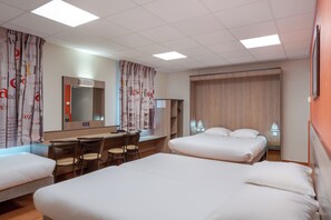Quadruple Room - ACE Hotel Poitiers (Poitiers)