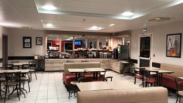 Daily buffet breakfast (EUR 9.90 per person)