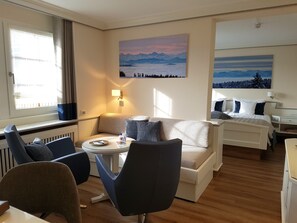 Phòng Suite | Bộ đồ giường cao cấp, minibar, két bảo mật tại phòng 