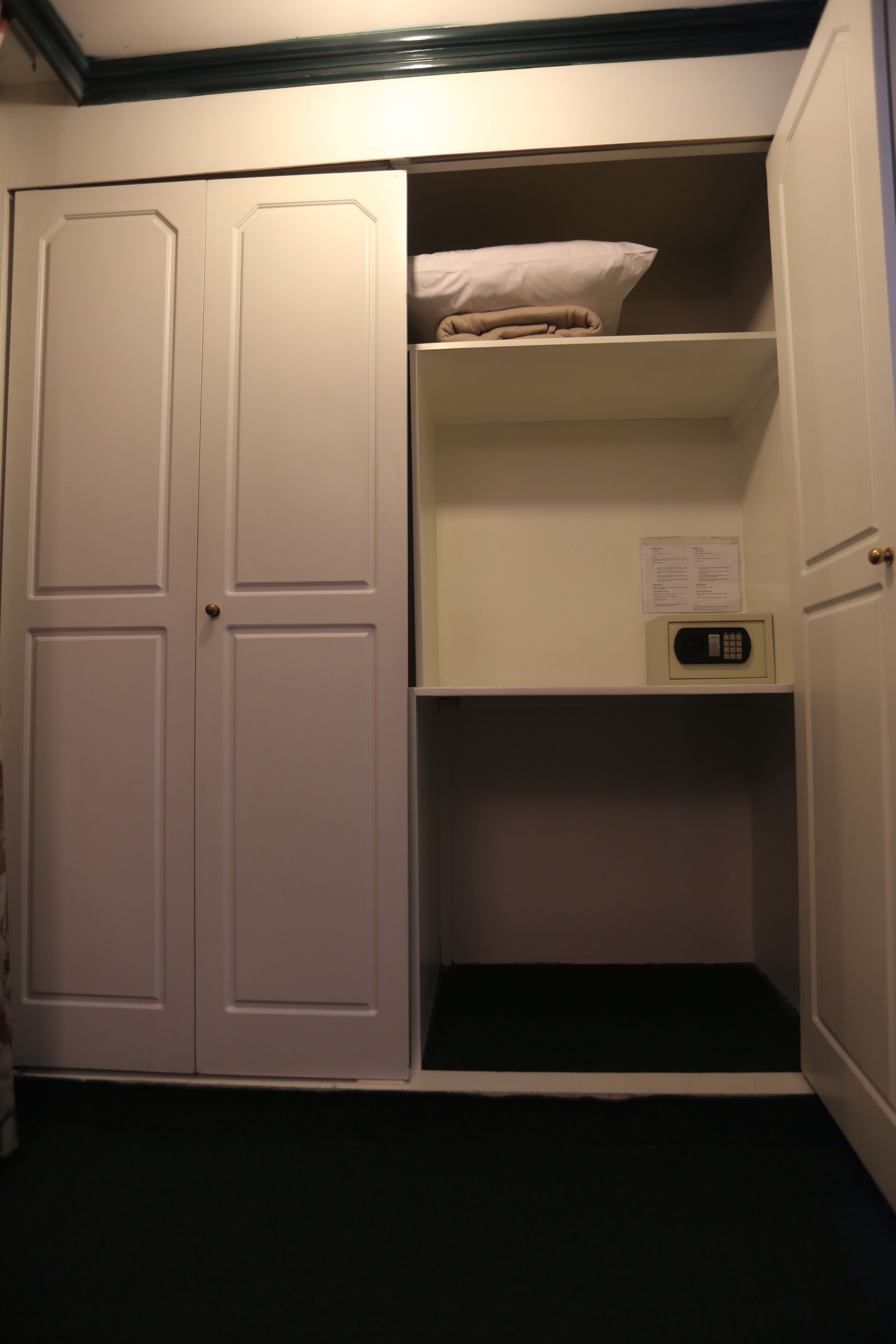 double or twin room | 1 bedroom, frette italian sheets, pillow-top beds, in-room safe