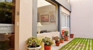 Property entrance - Juramento de Lealtad Townhouse Hotel (Buenos Aires)