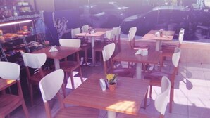 Tempat makan outdoor