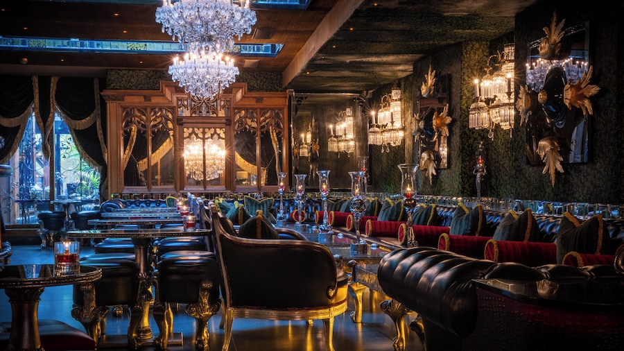 Crazy Bear Hotel-Beaconsfield