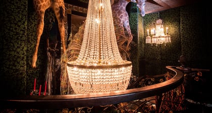 Crazy Bear Hotel-Beaconsfield