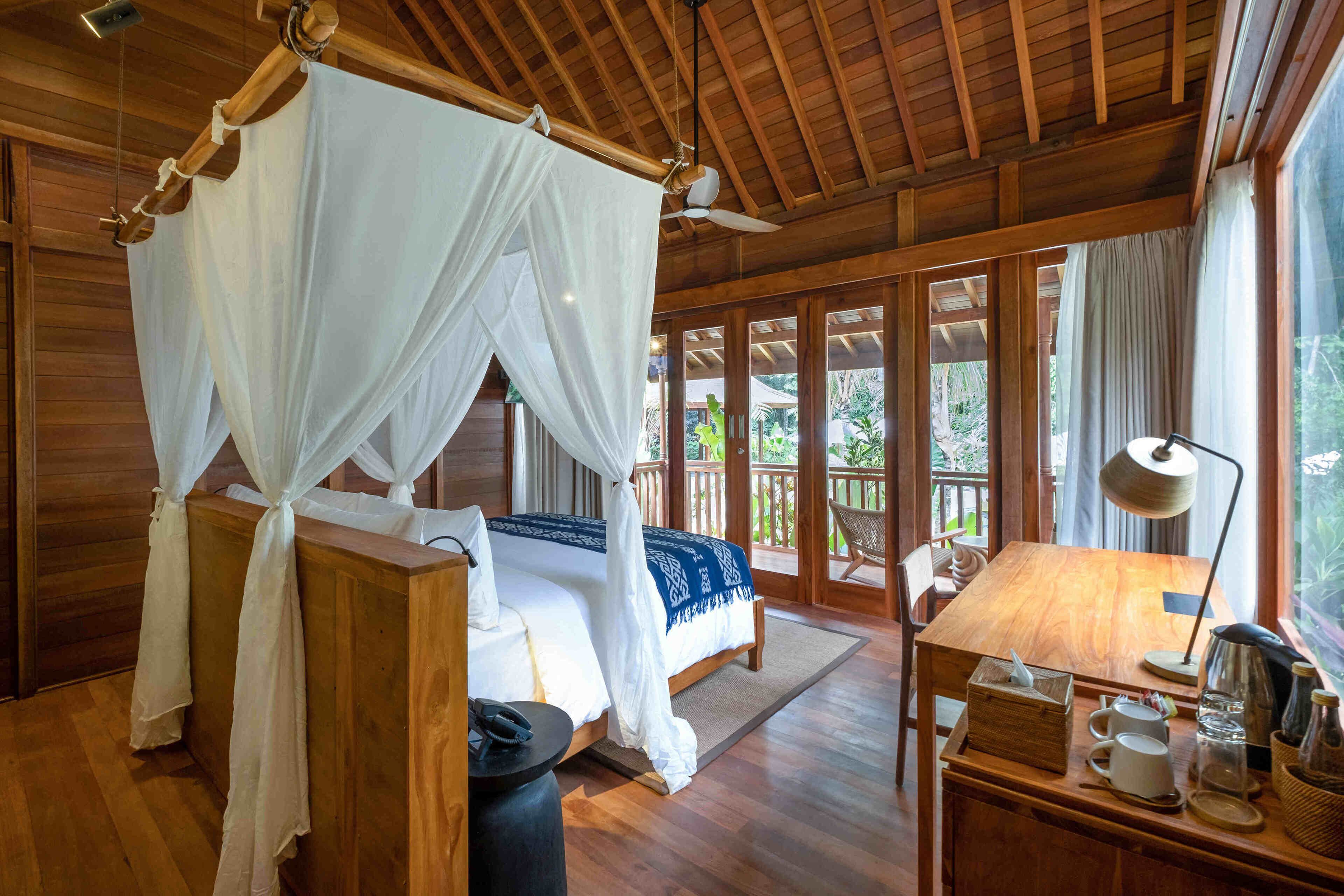 Suite Signature, 1 chambre (One Bedroom Signature Suite) | Coffres-forts dans les chambres, bureau, rideaux occultants