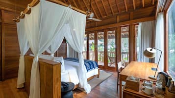 One Bedroom Signature Suite | In-room safe, desk, blackout curtains, free WiFi