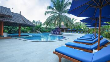 Outdoor pool, open 7:00 AM to 10:00 PM, sun loungers