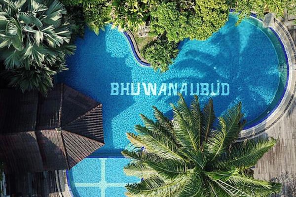 Swim-up bar