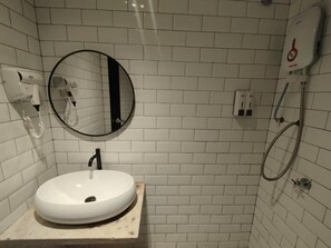 Shower, bidet, towels, soap