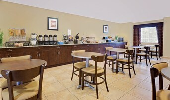 Desayuno continental incluido todos los días 