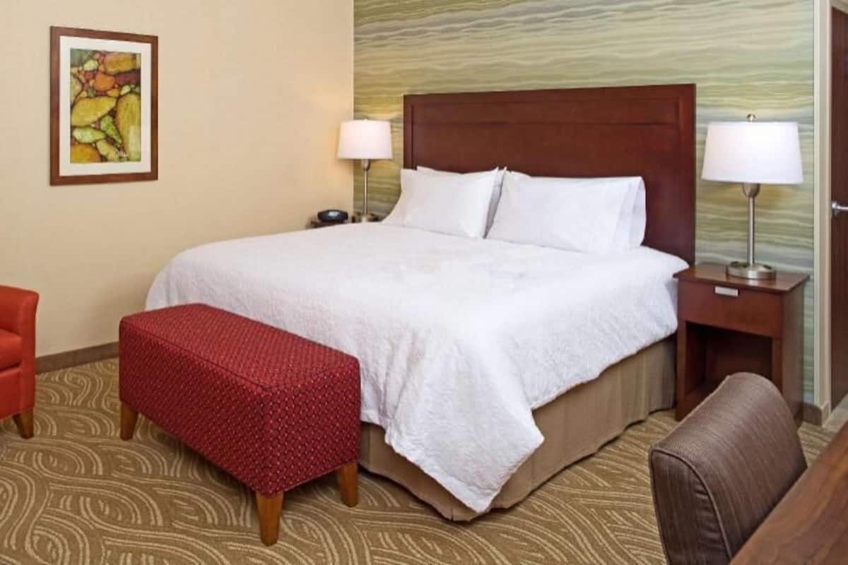 Ropa de cama de alta calidad, edredón, escritorio y cunas gratuitas