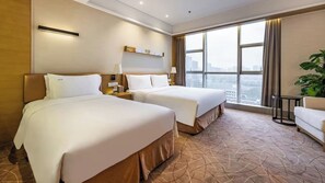 In-room safe, individually furnished, desk, blackout drapes - Holiday Inn Xi'an Big Goose Pagoda by IHG (Xi'an)