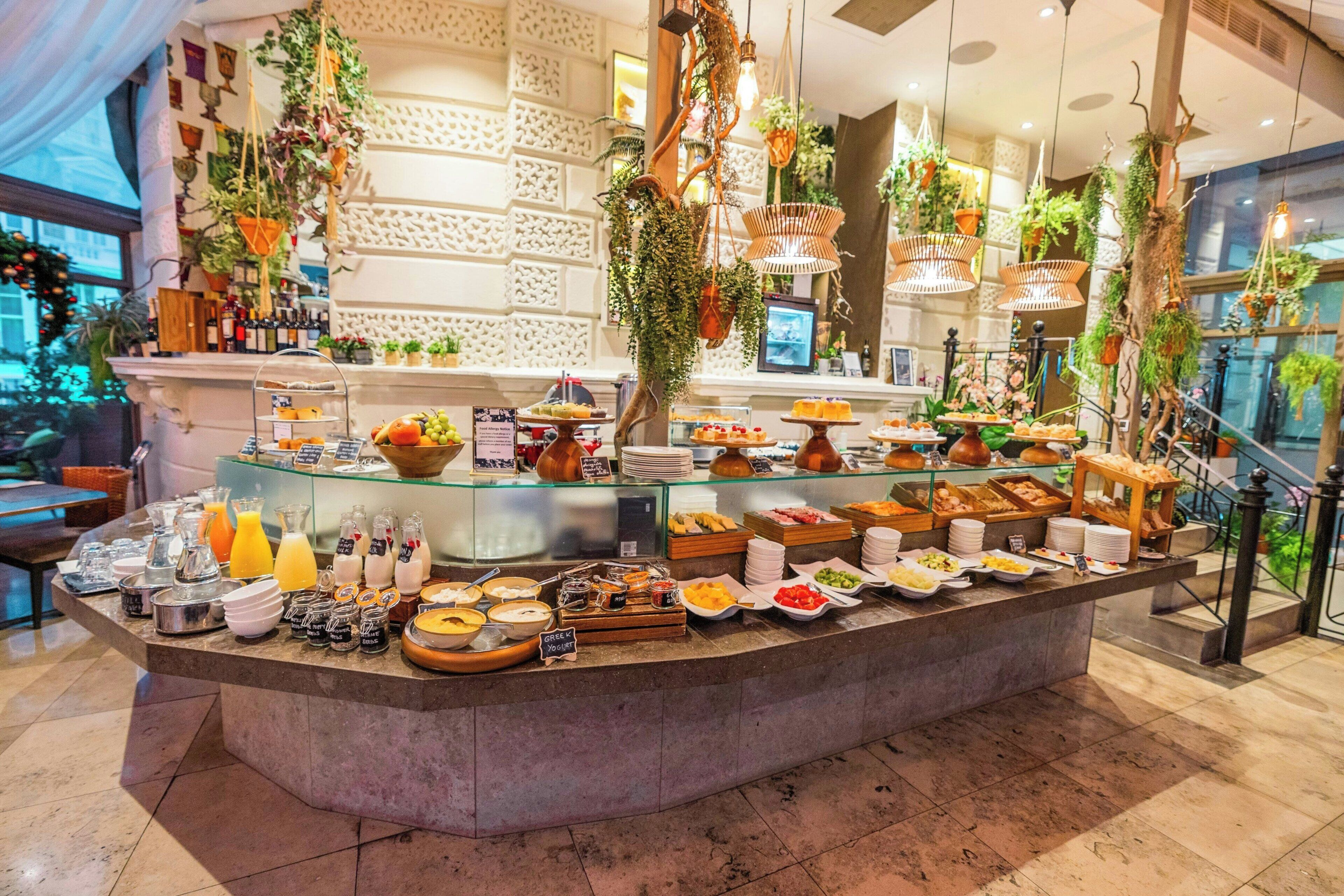 Daily buffet breakfast for a fee
