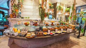 Daily buffet breakfast for a fee