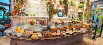 Hotel Xenia, Autograph Collection