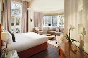 ห้องสวีท, เตียงคิงไซส์ 1 เตียง, ระเบียง | ตู้นิรภัยในห้องพัก, โต๊ะทำงาน, ผ้าม่านกันแสง, ห้องเก็บเสียง