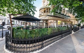 Front of property - Hotel Xenia, Autograph Collection (London)