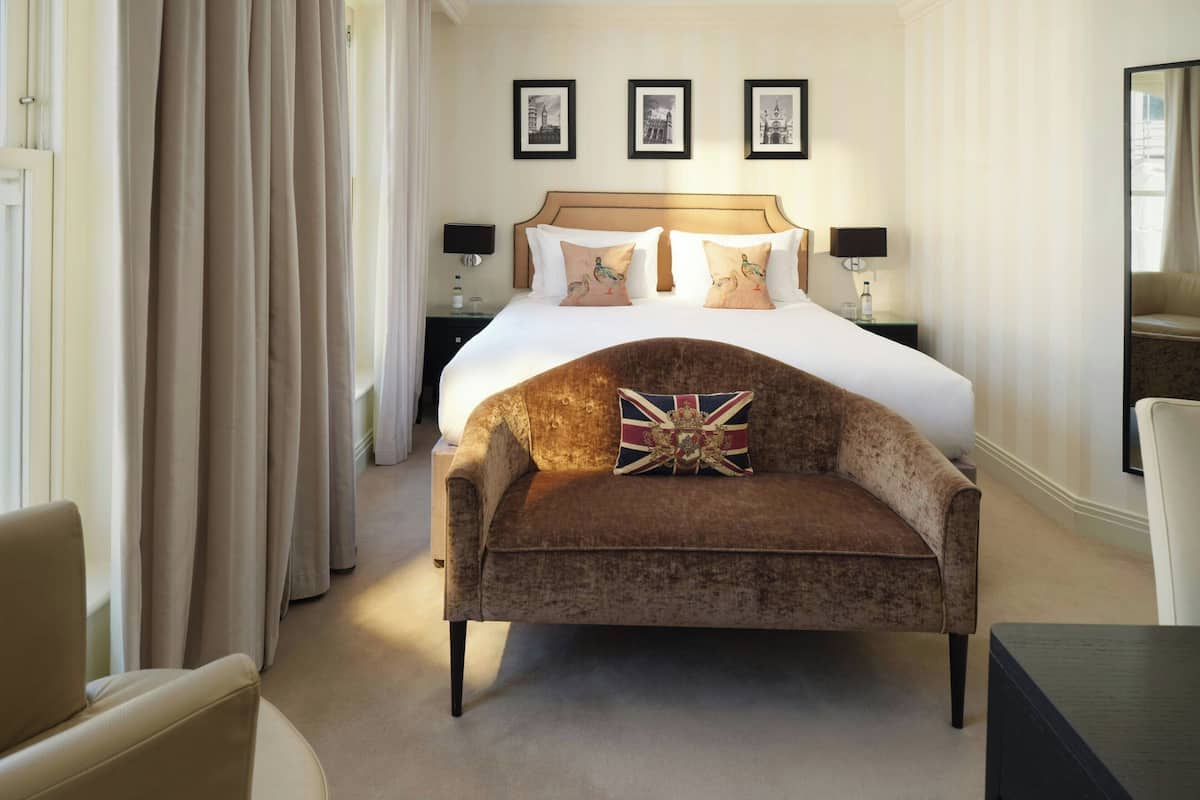 Deluxe Room, 1 King Bed