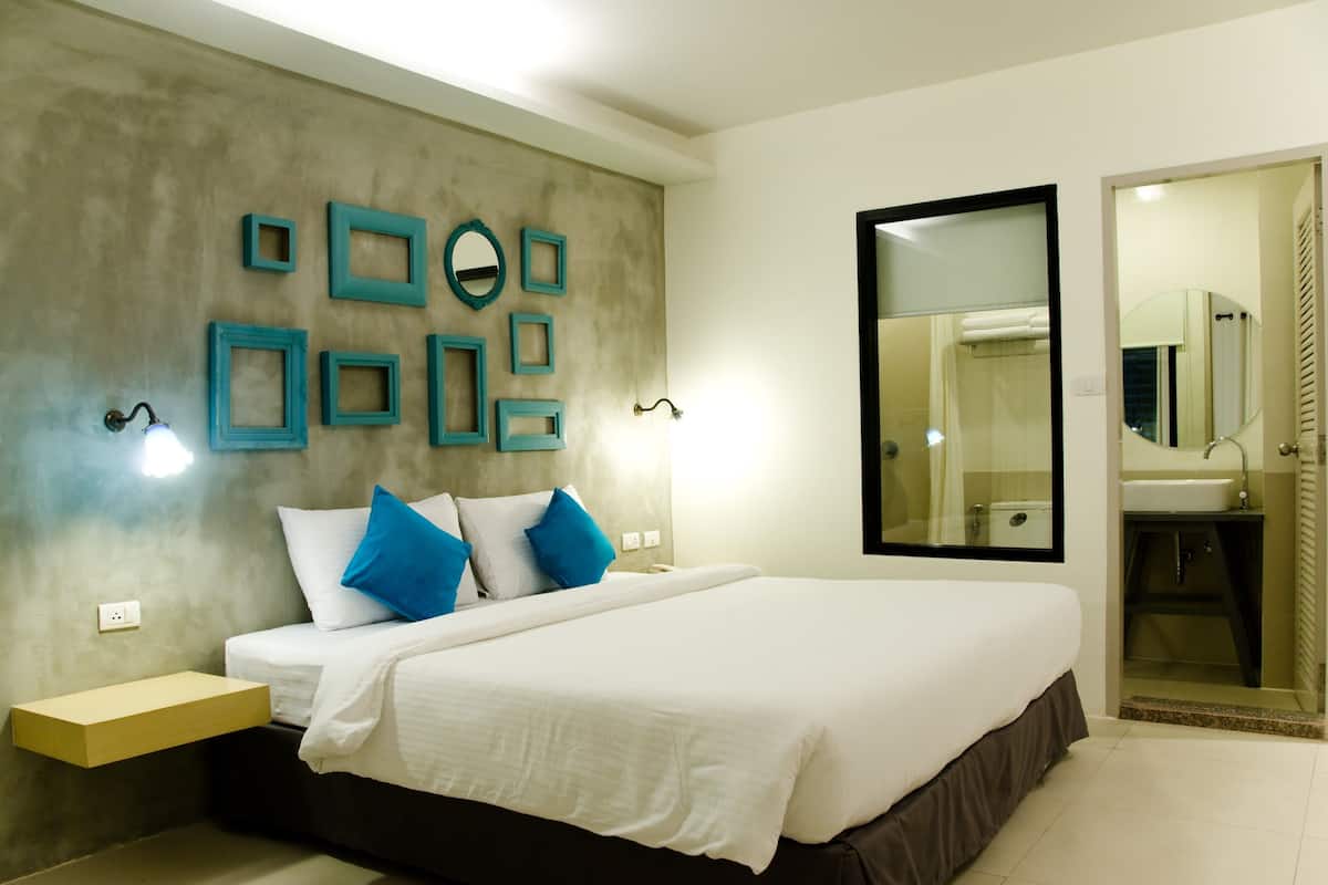 Superior Room | In-room safe, blackout drapes, iron/ironing board