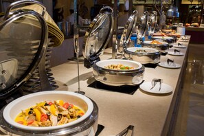 Daily buffet breakfast (CNY 138 per person) - Pullman Linyi Lushang (Linyi)