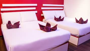 Family Room (No Window) | Free WiFi