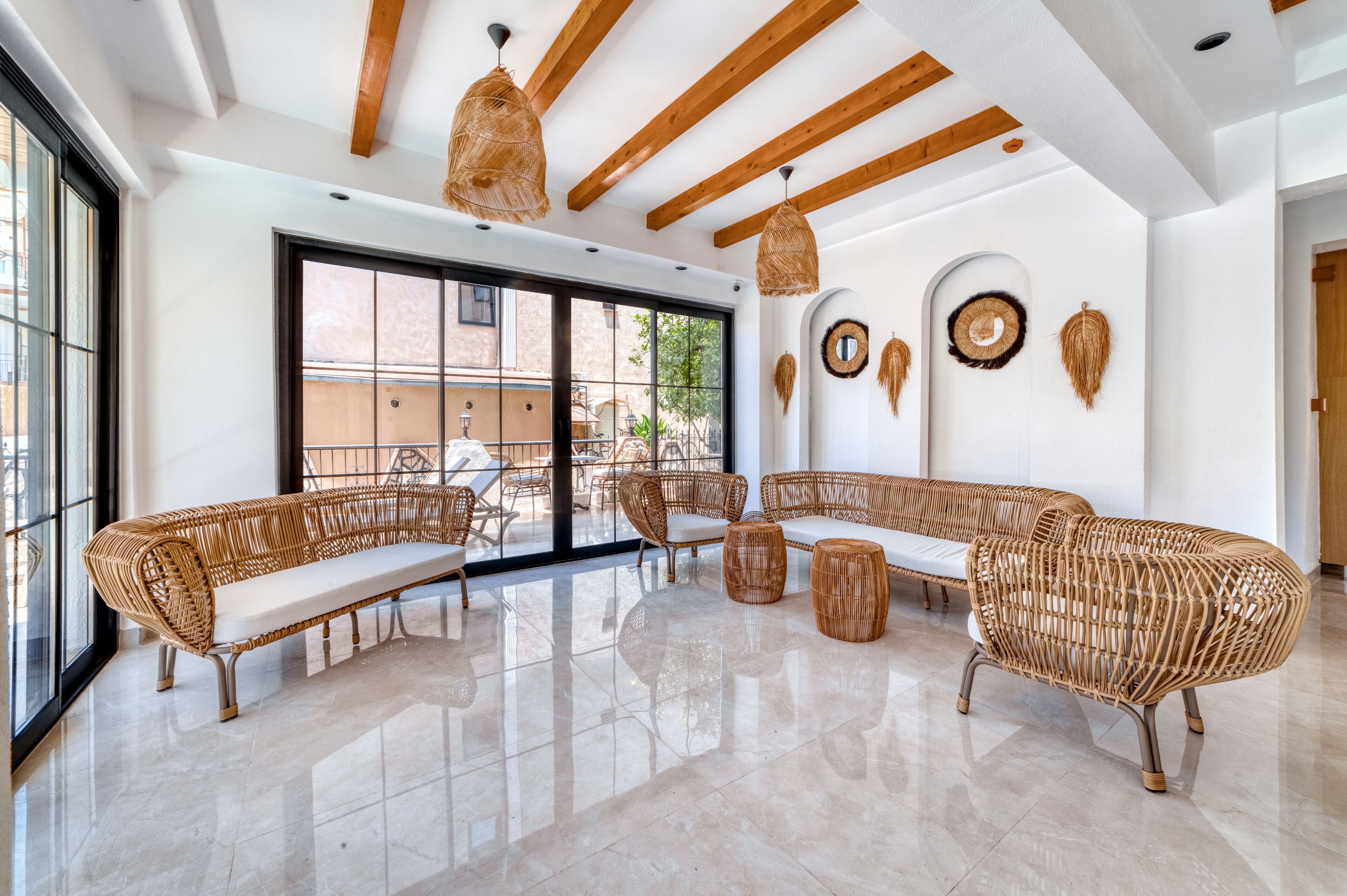 43-inch smart tv with satellite channels, tv