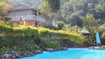 Yhden hengen huone, 1 yhden hengen sänky | Näkymä parvekkeelta