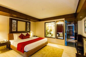 Deluxe Room | In-room safe, desk, blackout curtains, iron/ironing board - The Vintage Gulmarg (Baramula)