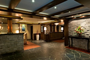 Interior entrance - The Vintage Gulmarg (Baramula)