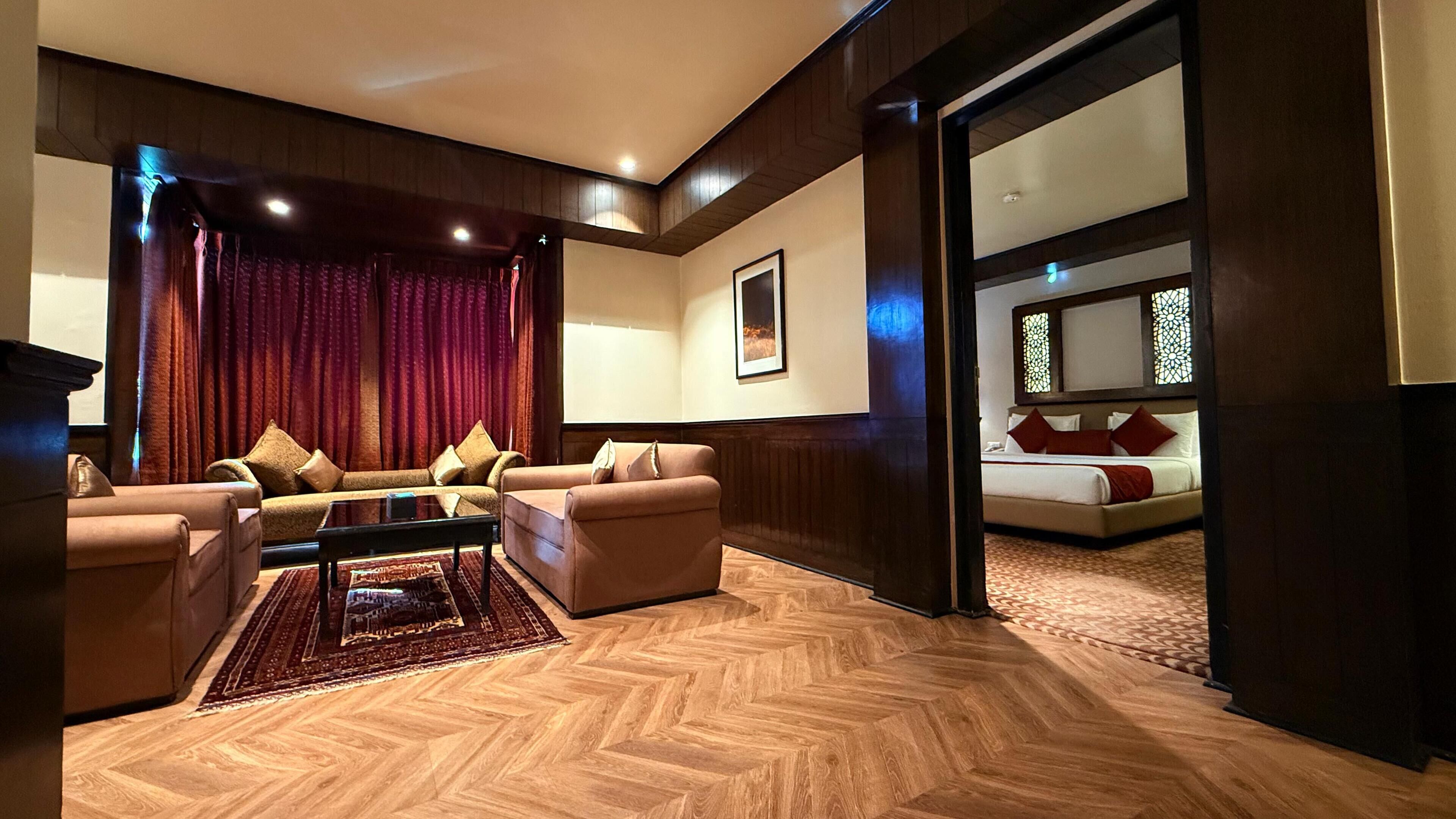 Vintage Suite | Living area | TV