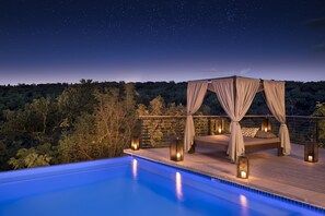 Outdoor pool, pool umbrellas - 57 Waterberg Lodge (Vaalwater)