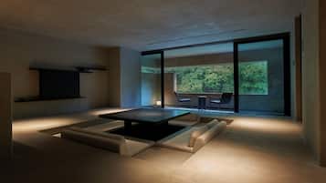 Suite | 1 bedroom, down comforters, in-room safe, free WiFi