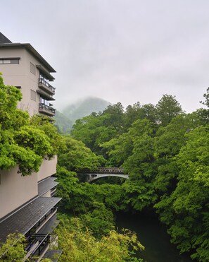 Exterior - Hanamurasaki (Kaga)