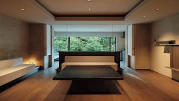 Suite | 1 bedroom, down comforters, in-room safe, free WiFi
