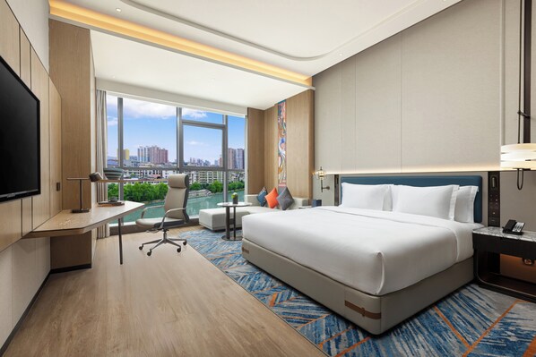 Minibar, free wired Internet