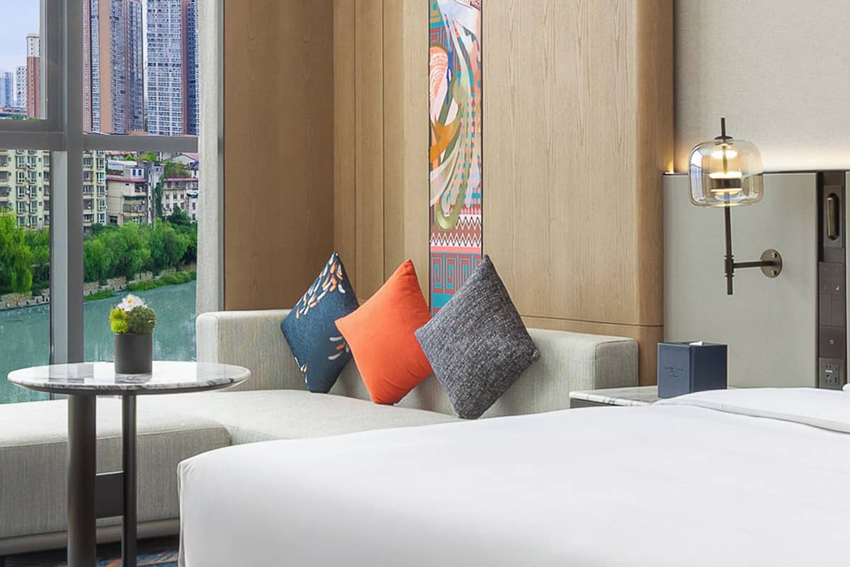 Room, 1 King Bed, Accessible | Minibar, free wired internet