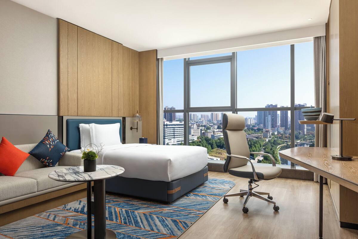 Standard Room, 2 Double Beds | Minibar, free wired internet