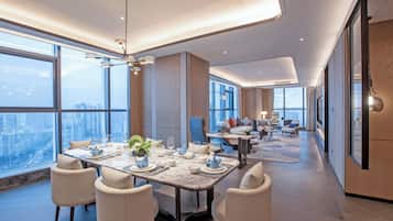 Minibar, free wired Internet