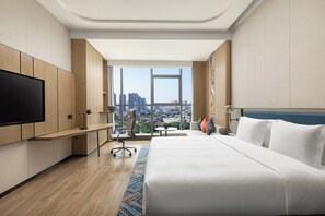 Minibar, free wired Internet - Crowne Plaza Huaihua by IHG (Huaihua)