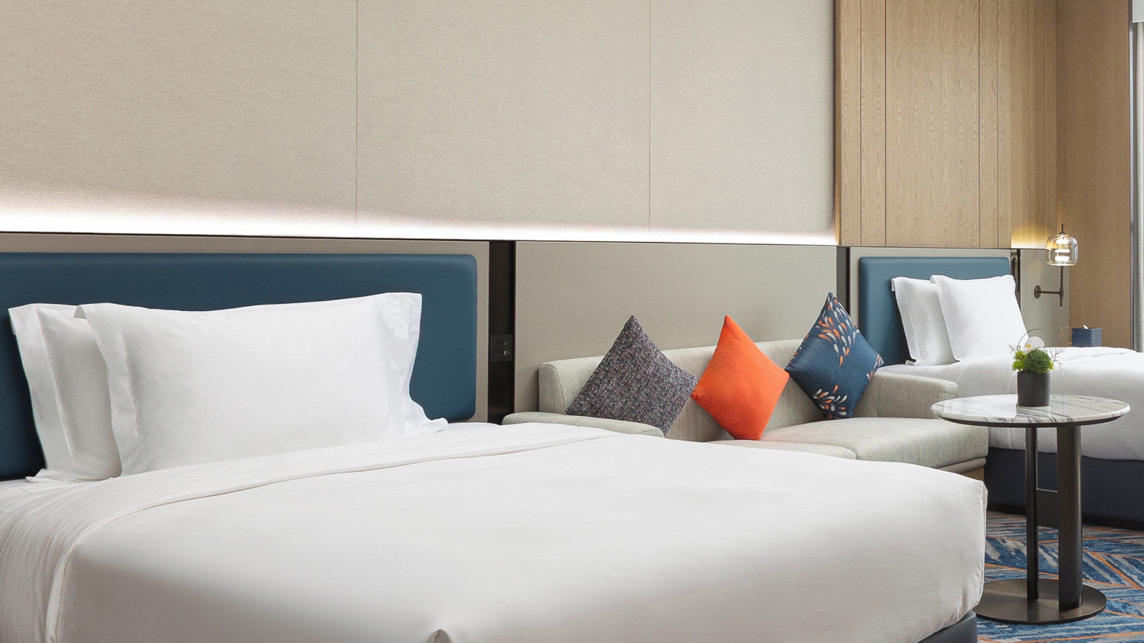 Huone, 2 parisänkyä, esteetön | Minibaari, ilmainen kiinteä internetyhteys