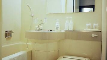 Duschwanne, kostenlose Toilettenartikel, Haartrockner, Hausschuhe