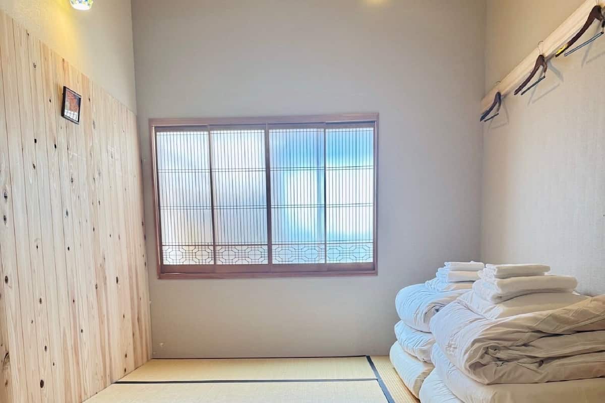 2 habitaciones, tabla de planchar con plancha y wifi gratis