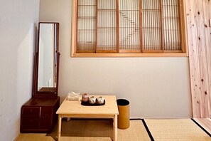 Iron/ironing board, free WiFi - Nagomi Ryokan Yuu (Kyoto)