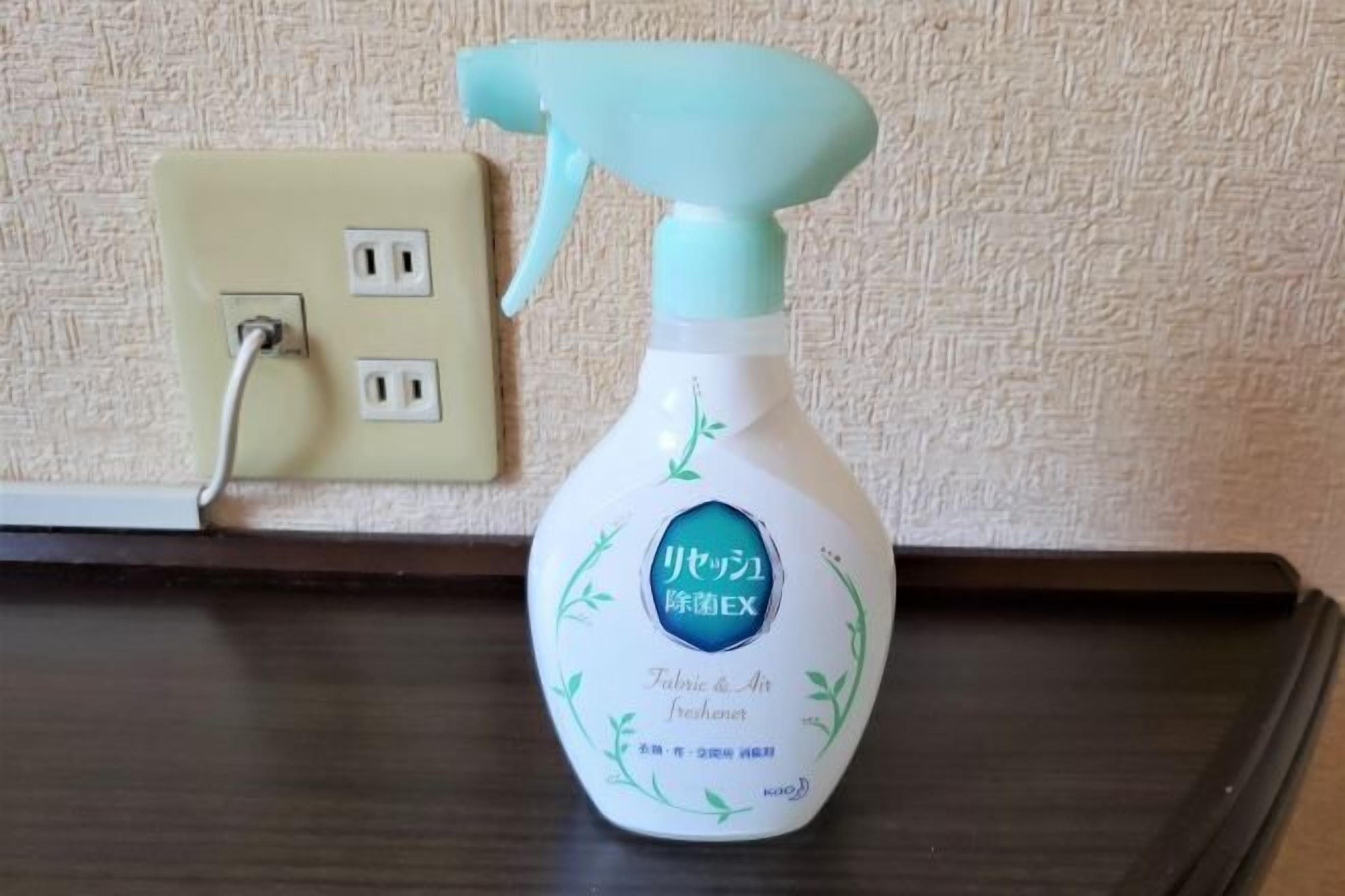 Tina con regadera, amenidades de baño gratuitas, secadora de cabello 