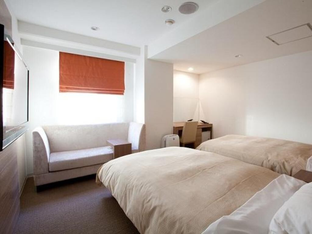 Premium bedding, Select Comfort beds, desk, free WiFi