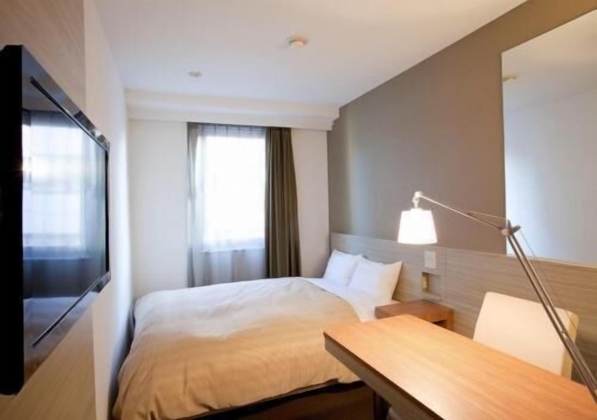 Premium bedding, Select Comfort beds, desk, free WiFi