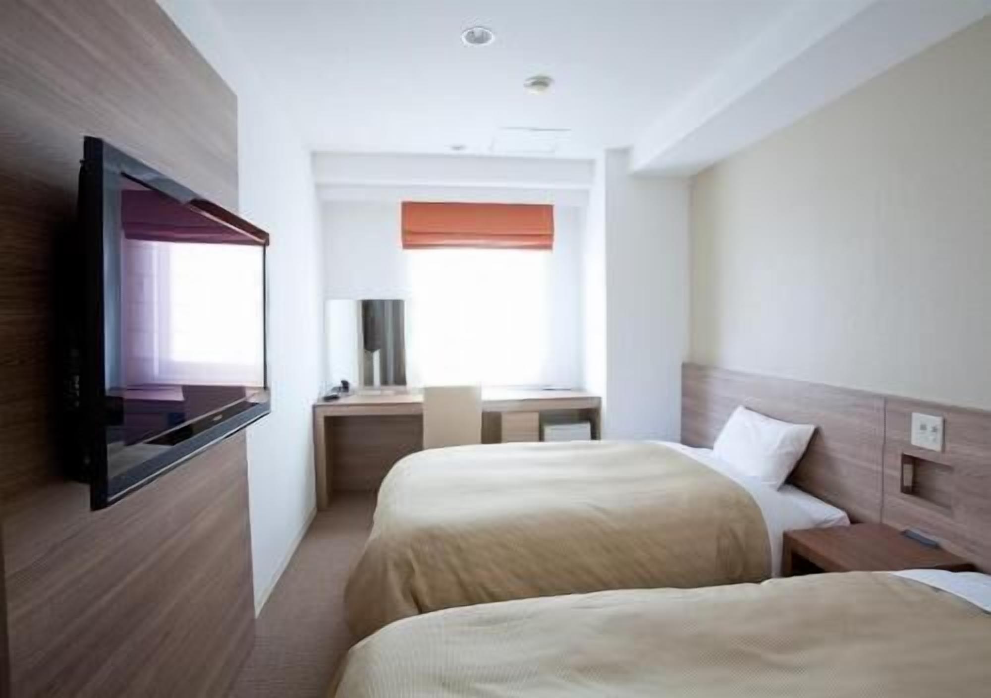 Premium bedding, Select Comfort beds, desk, free WiFi