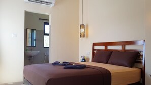 Bàn, truy cập Internet không dây miễn phí, bộ trải giường