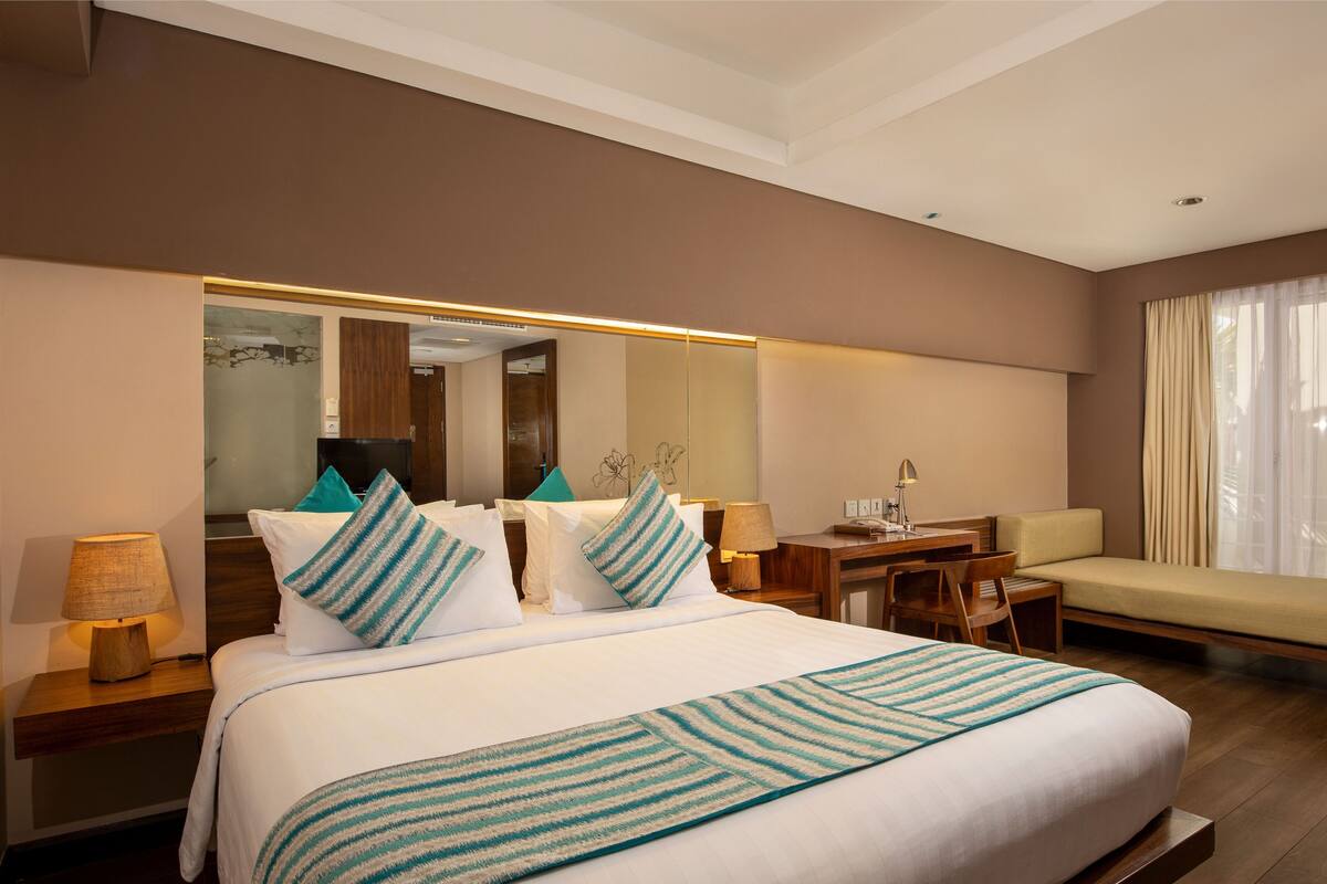 Kamar Deluks | 1 kamar tidur, minibar, brankas, dan meja kerja