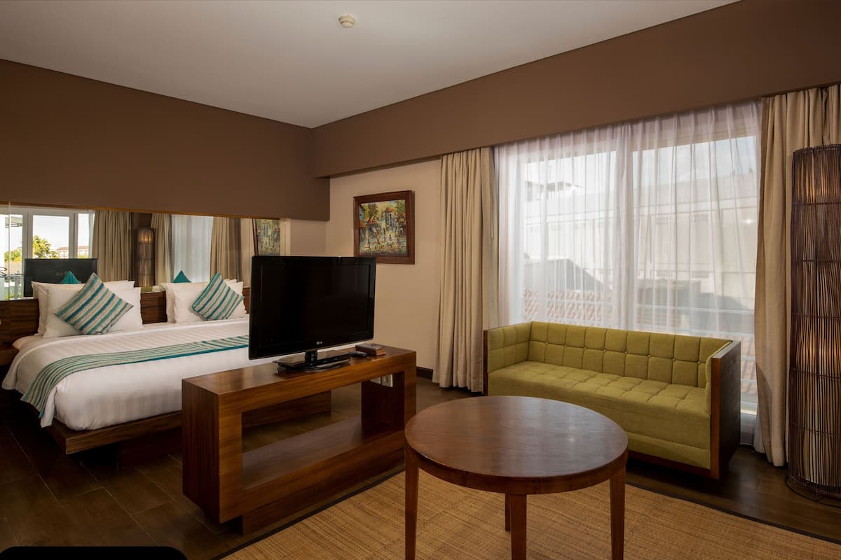 Suite Junior | 1 kamar tidur, minibar, brankas, dan meja kerja